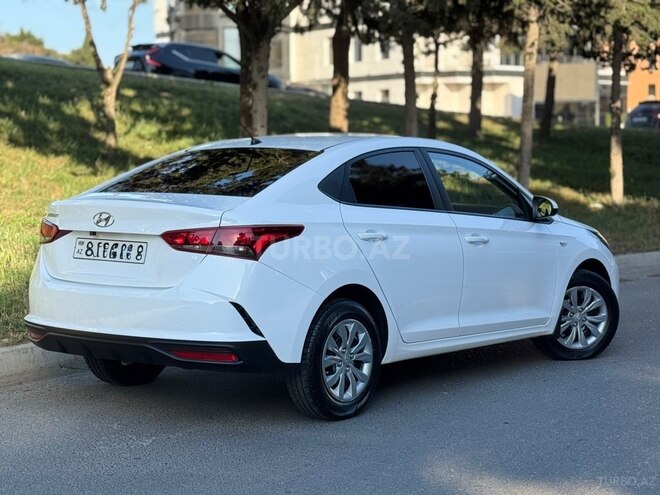 Hyundai Accent-8