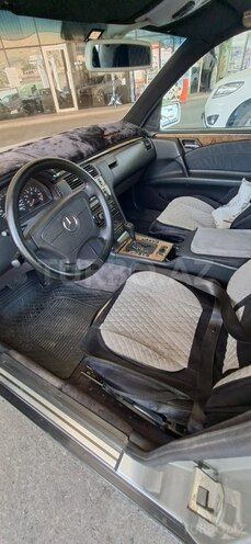 Mercedes E 200-7