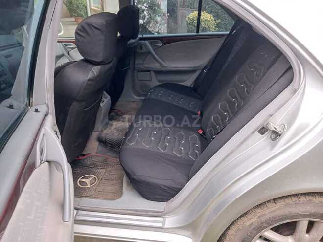Mercedes C 200-11