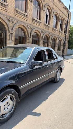 Mercedes C 180-4