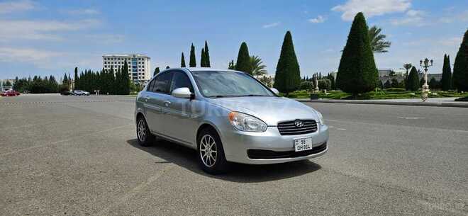 Hyundai Accent-2