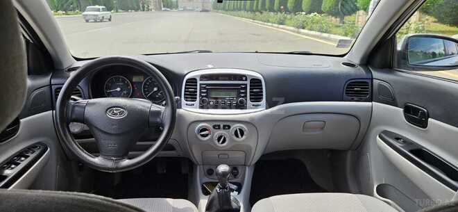Hyundai Accent-8
