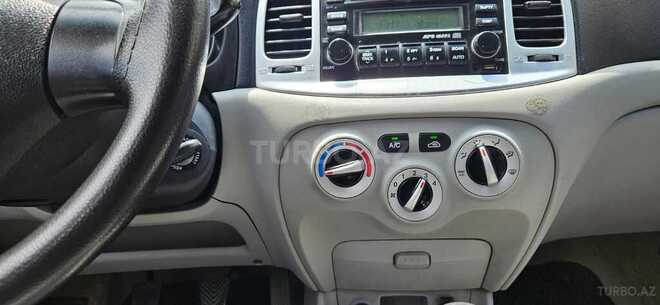Hyundai Accent-9