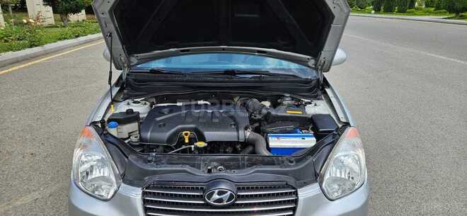 Hyundai Accent-11