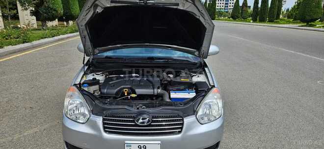 Hyundai Accent-10