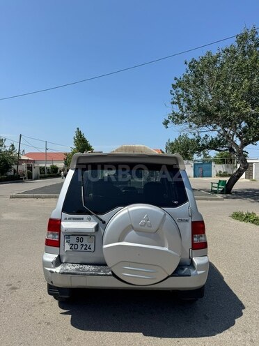 Mitsubishi Pajero io-2