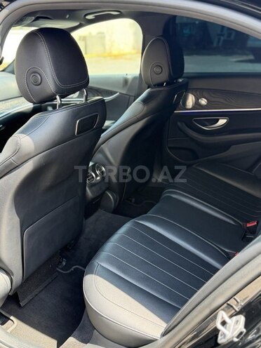 Mercedes E 300-7