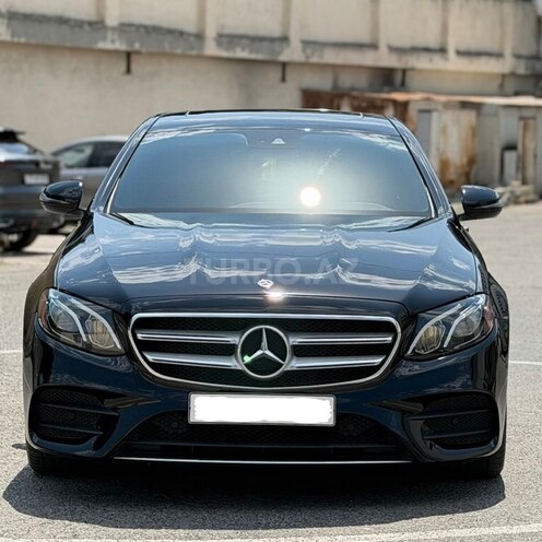 Mercedes E 300-1