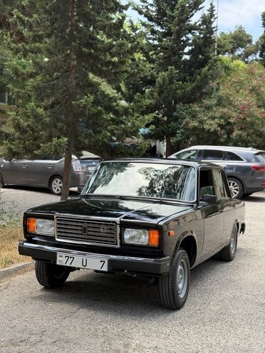 LADA (VAZ) 2107-2
