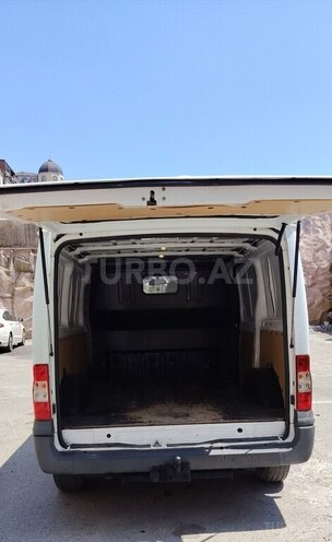 Ford Transit-8