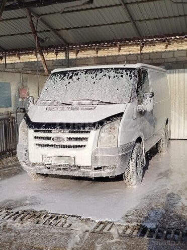 Ford Transit-10