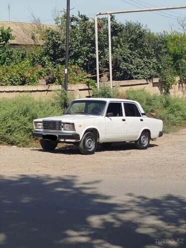 LADA (VAZ) 2107-1