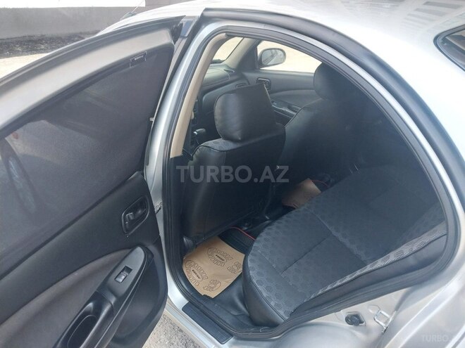 Nissan Sunny-8