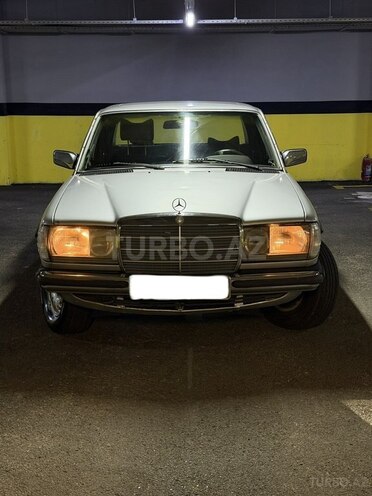 Mercedes W123-1