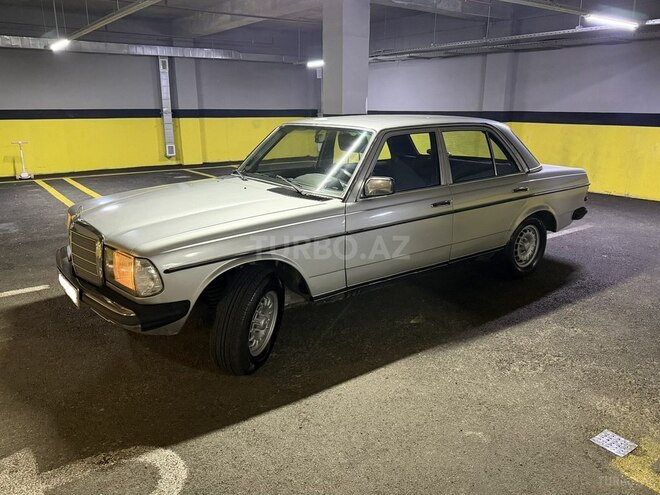 Mercedes W123-4