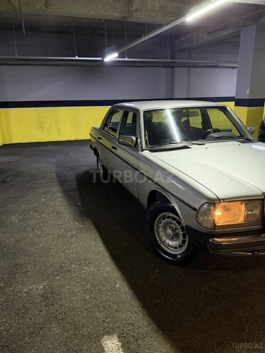 Mercedes W123-5