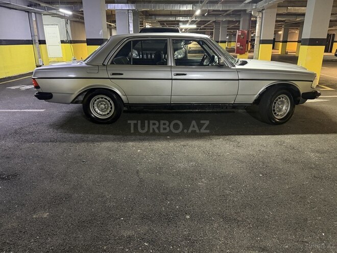 Mercedes W123-2