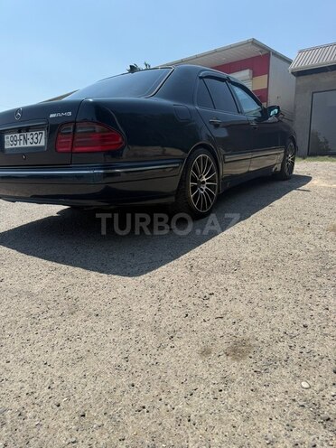 Mercedes E 320-3