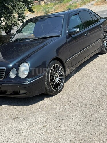 Mercedes E 320-2
