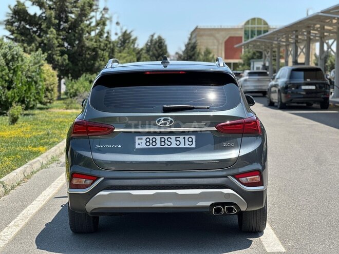 Hyundai Santa Fe-14