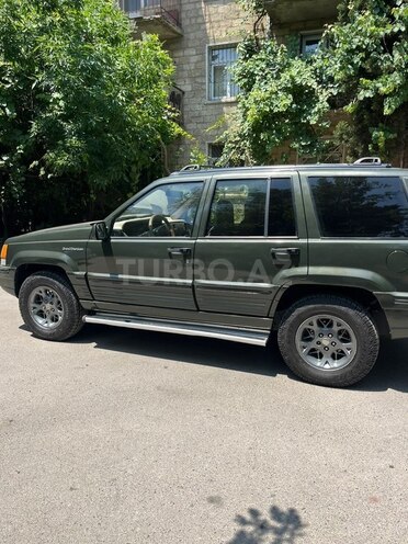 Jeep Grand Cherokee-3