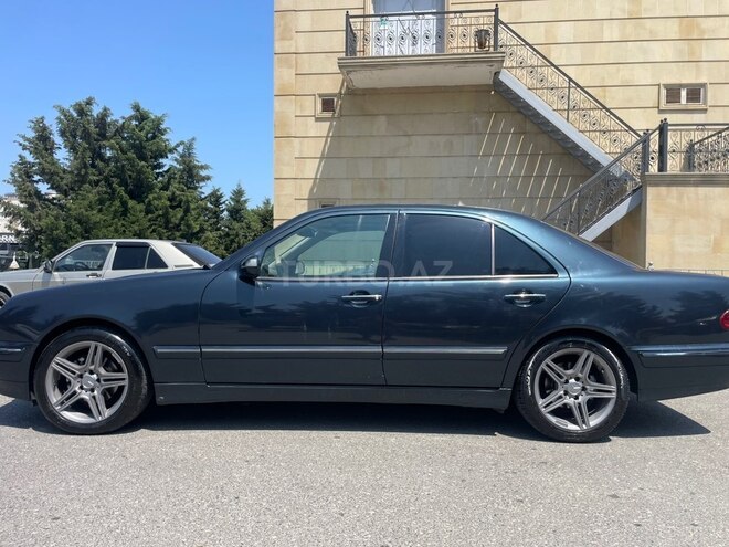Mercedes E 220-5
