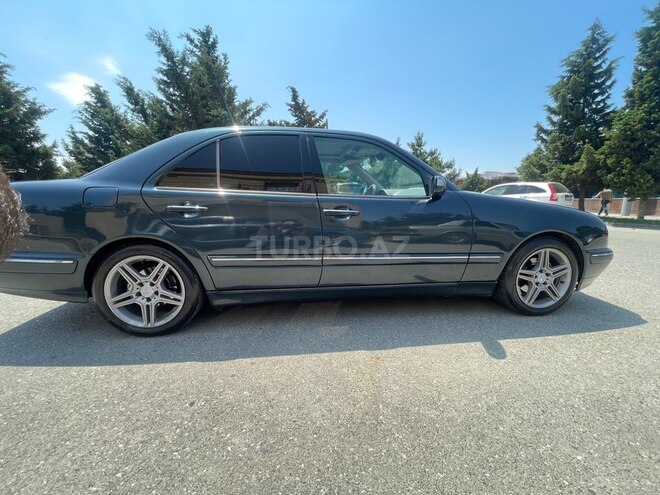 Mercedes E 220-10