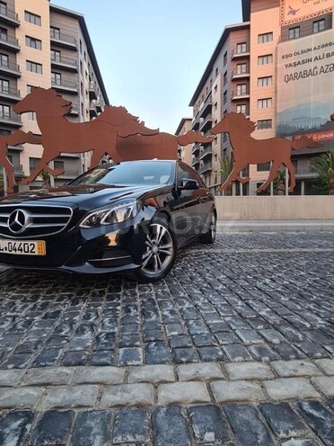 Mercedes E 220-2