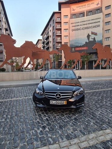 Mercedes E 220-1