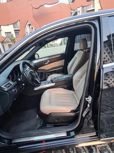 Mercedes E 220-10