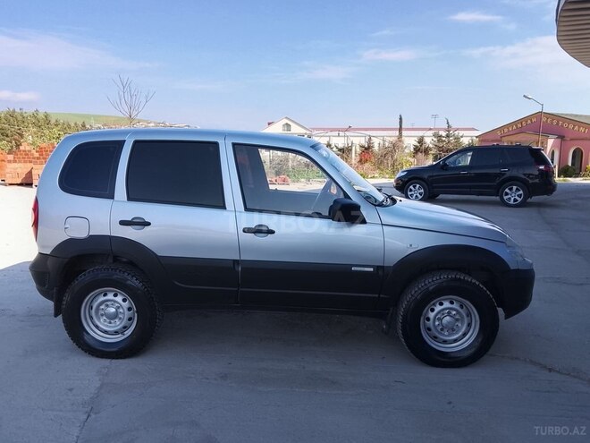 Chevrolet Niva-2