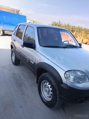Chevrolet Niva-13