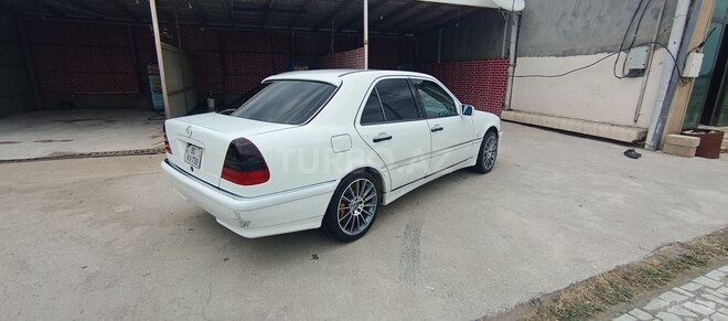 Mercedes C 240-11