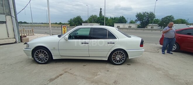 Mercedes C 240-12