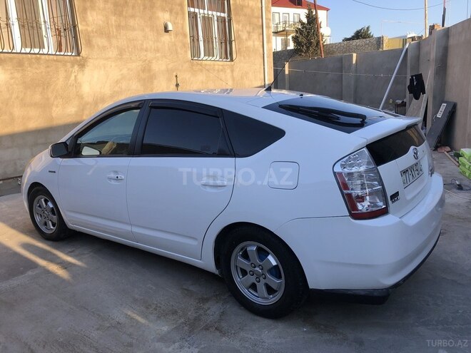 Toyota Prius-7