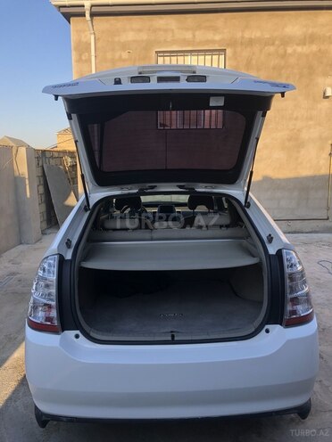 Toyota Prius-5