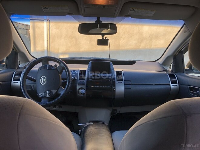 Toyota Prius-4