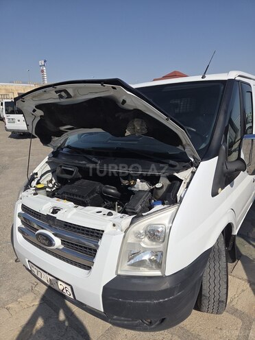 Ford Transit-4