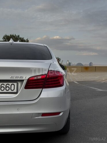 BMW 528-10