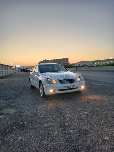 Mercedes C 200-1