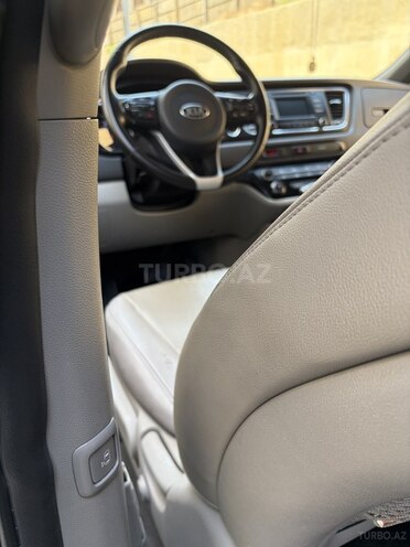 Kia Carnival-7