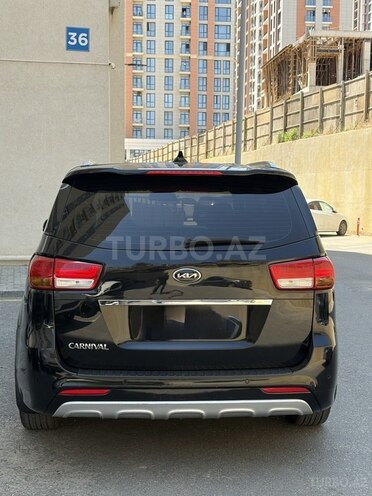 Kia Carnival-4
