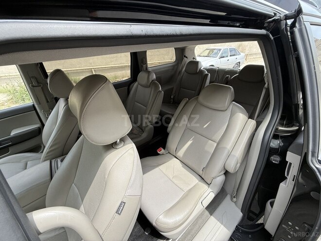 Kia Carnival-9