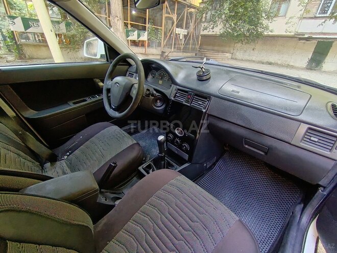 LADA (VAZ) Priora-8