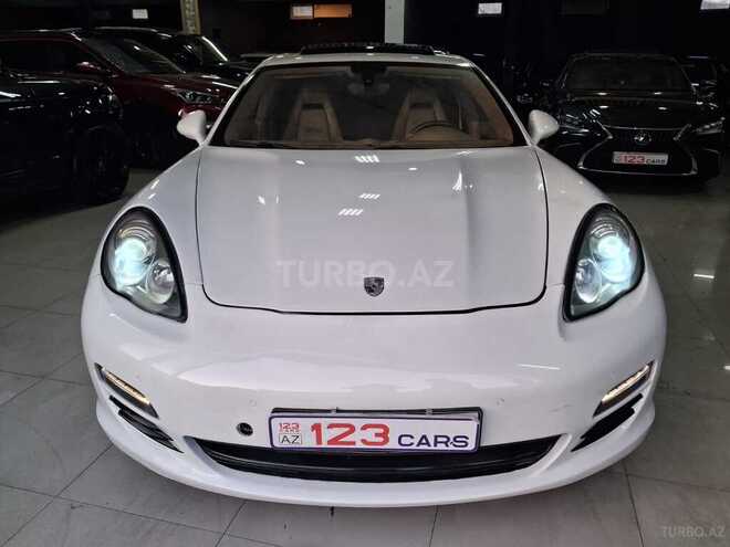 Porsche Panamera-1