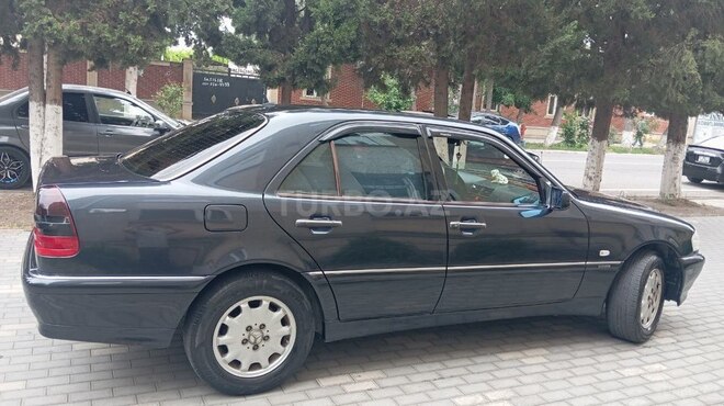 Mercedes C 200-2