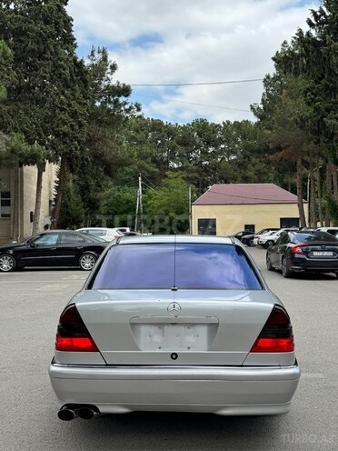 Mercedes C 200-2