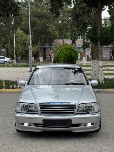 Mercedes C 200-1