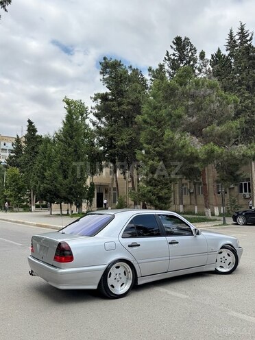 Mercedes C 200-7