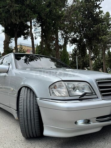 Mercedes C 200-8